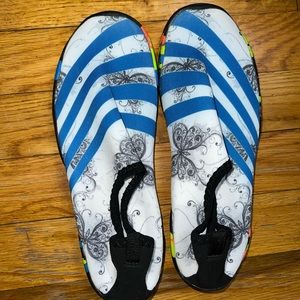 NWT Water Shoes 7.5